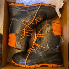 Chainsaw boots