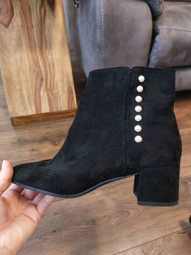 Tamaris black boots-Uk7