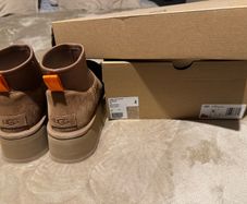 UGG boots size 4