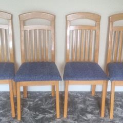 Set of 4 Wooden Dining Chairs.