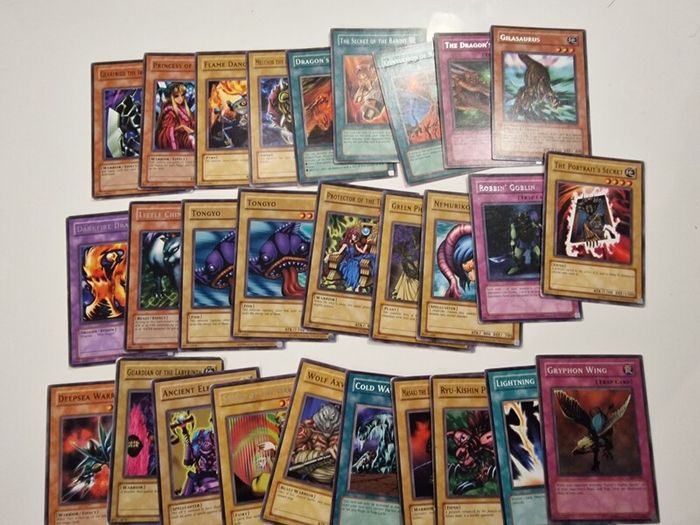 1st edition yu gi oh vintage cards 186 total  inc 66 1st editions.
