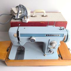 Vintage sewing machine Brother made in Japan