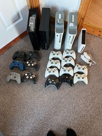JobLot Consoles,Controllers (For Parts or Repair)