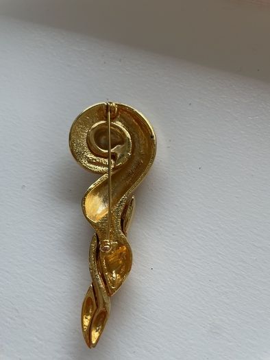 Brooch