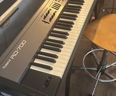 Roland RD700