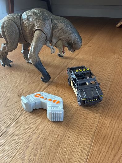 Jurassic World Rebirth Remote Control Track 'n Chomp Dinosaur Distortus Rex
