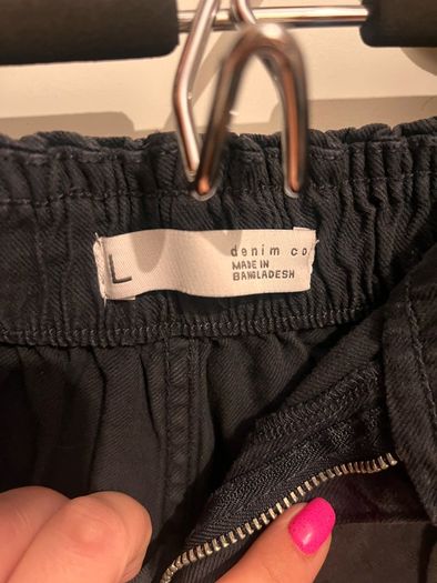 New shorts size L