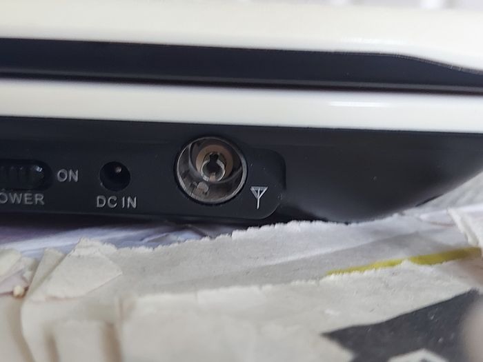 5 Portable DVD Players, all working, but no charges for them, all in very good condition