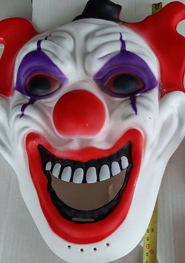 New in packaging large clown mask and frill