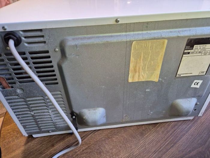 Rare Find Vintage 27L Whirpool Microwave and Grill