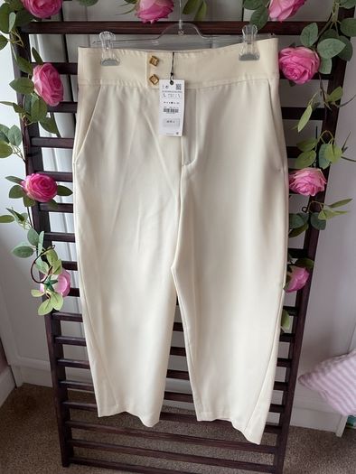 trousers Bnwt Zara cream barrel shape trousers size large