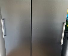 Siemens black freestanding fridge and freezer