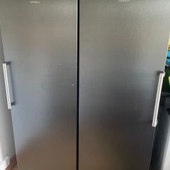 Siemens black freestanding fridge and freezer