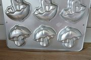 WILTON Baking Mould Tray