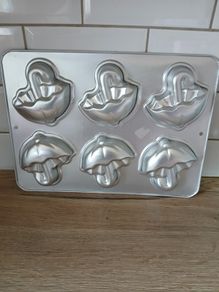 WILTON Baking Mould Tray