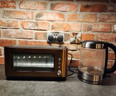 2 slice toaster and 1.5L Glass kettle