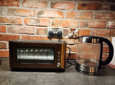 2 slice toaster and 1.5L Glass kettle