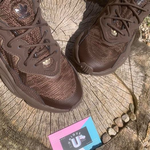 Premium Adidas Ozweego Brown