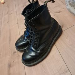 Dr martens Quick sale