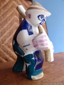 "Sargadelos" Fine Porcelain Figure of Galician Bagpiper.