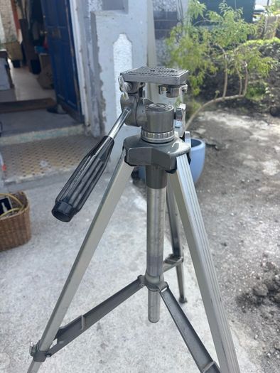 Heavy duty vintage tripod