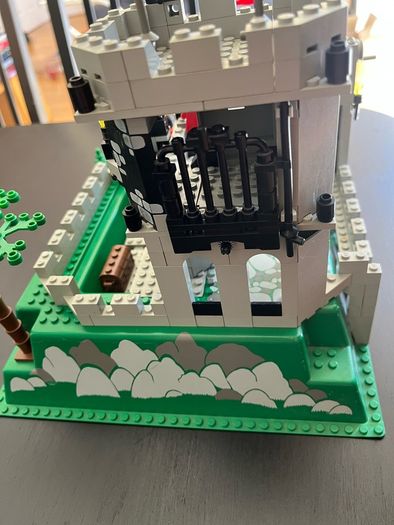(Very Rare) Vintage Lego 6081 King's Mountain Fortress - Complete