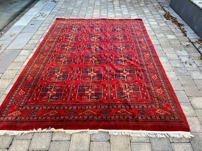 Rug, Turkman style