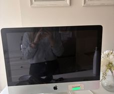 Apple iMac 21.5 inch 2011  Working