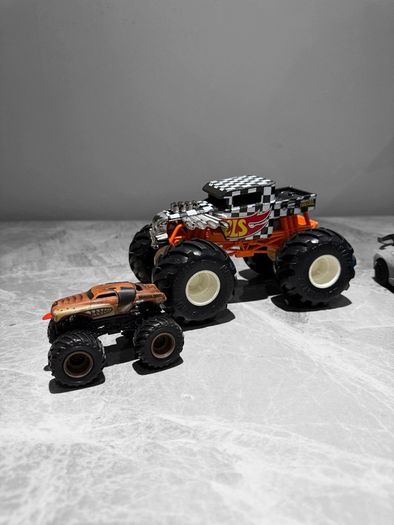 Pre Owned Hot Wheels Monster Trucks & Toy Sports Cars Bundle