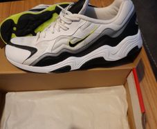 New Nike air spiridon zoom very rare 9uk