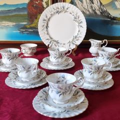 21 Piece Royal Albert Brigadoon Pattern Bone China Gold Gilt Tea Set For 6 Person Setting Made In England
