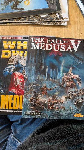 Warhammer White Dwarf magazines