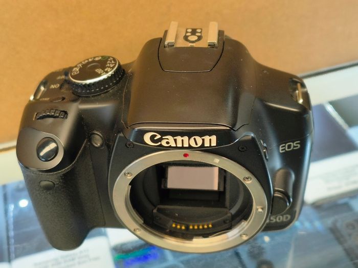 Canon EOS 450D Body Only With Battery