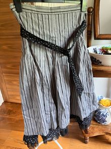Black grey skirt