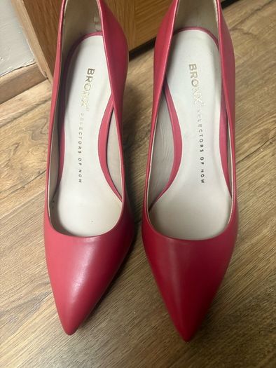Bronx Buffalo new heels