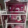 Large doll house Image 2