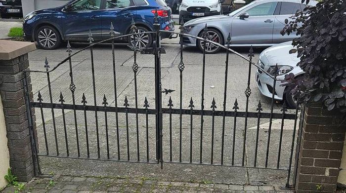 Gate. 8.5ft length Cast Iron Metal Garden Gate