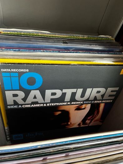 iiO Rapture 12" vinyl