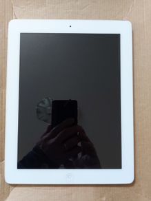 Apple Ipad 4, A1458, 16GB, with over 20 childrens movies for their entertainment, Excellent Battery