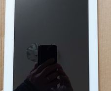 Apple Ipad 4, A1458, 16GB, with over 20 childrens movies for their entertainment, Excellent Battery