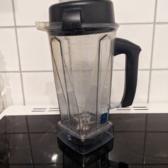 Vitamix Blender with 2 Jugs and 2 Tambers