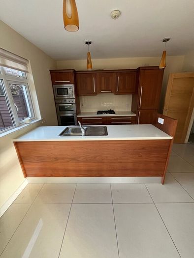 Kitchen units, 2 ovens, 2 microwave & dishwasher