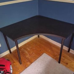 corner desk and office chair