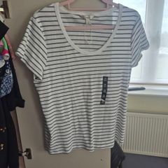 Tops suit soze 20/22. E1 each or all for E5