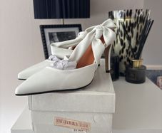 Ladies white high heels size 5