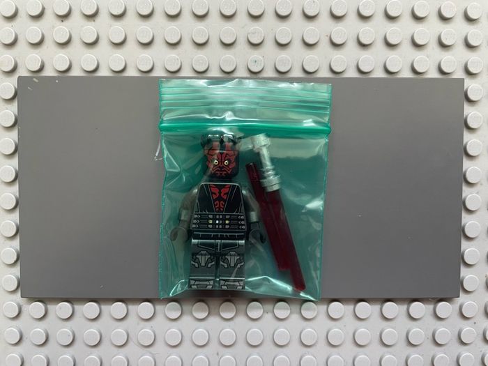 lego Star Wars sw1155 Darth Maul minifigure- Printed Legs with Silver Armor