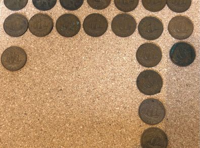 Old Great Britain Half Penny Coins (20)