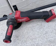 Milwaukee M18 FUEL RAPIDSTOP Angle Grinder