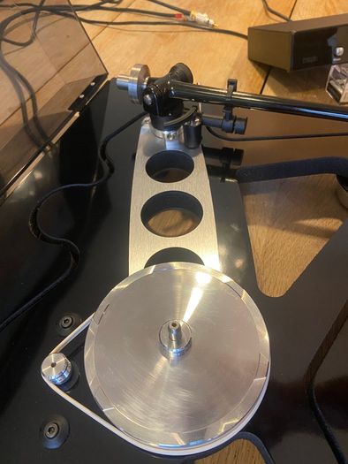 Rega RP8 Planar 8 Turntable with RB808 Tonearm and TTPSU Speed Control Power Supply Unit