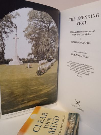 The Unending Vigil: A History of the Commonwealth War Graves Commission by Philip Longworth (RB17)